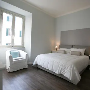 Apartment Cola Di Rienzo A E B, Rom